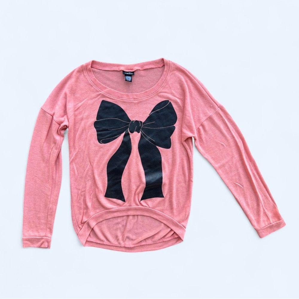 Rue21 Bow Long Sleeve Top in Coral/Black Size XS Girly